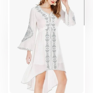 R.‎ Vivimos white with sage green embroidery women’s Large 12/14 high low dress.